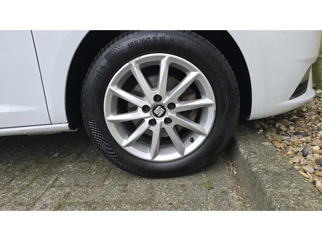 SEAT Ibiza ST 1.0 EcoTSI Style Connect 2015 Benzine 13