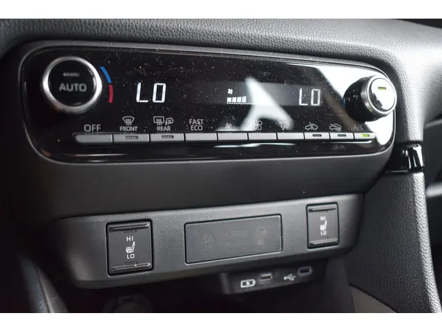 Mazda 2 Hybrid 1.5 Homura 2024 Hybride Benzine 24