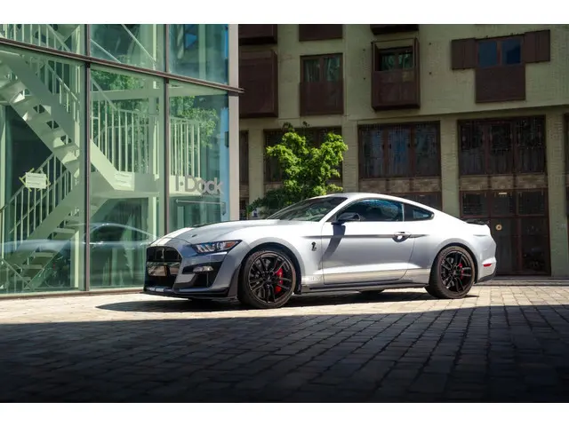 Ford Mustang Shelby GT500 heritage edition 2023 Benzine 2