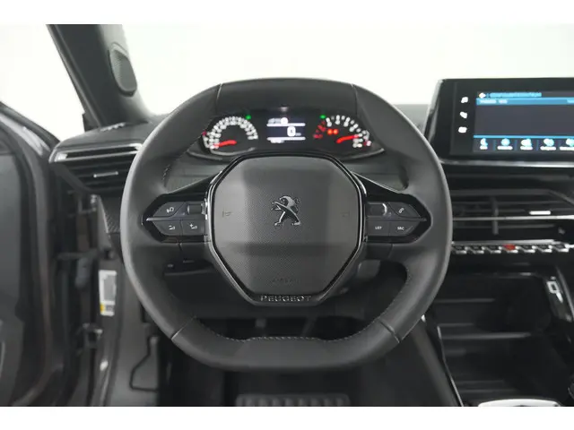 Peugeot 2008 PureTech 130 Active 2023 Benzine 29
