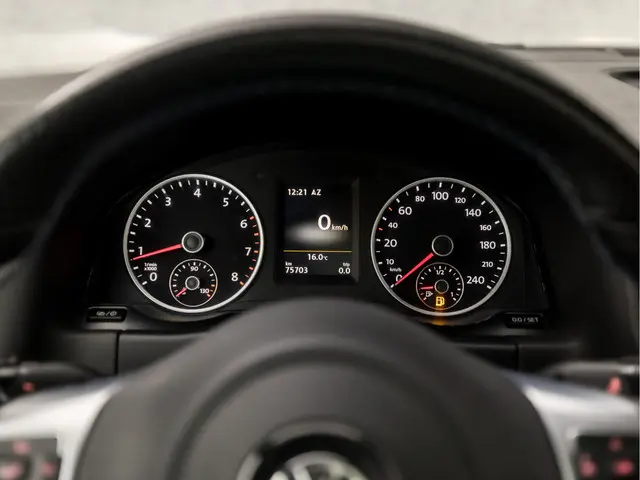 Volkswagen Tiguan 1.4 TSI R-Line Sport 2015 Benzine 26