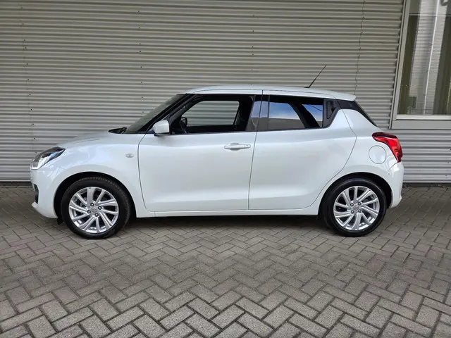 Suzuki Swift 1.2 Select Smart Hybrid 2023 Benzine 3