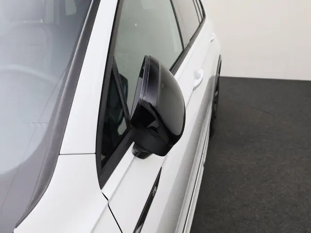 Volkswagen Tiguan 1.5 Tsi 150pk DSG R-Line 2024 Benzine 37