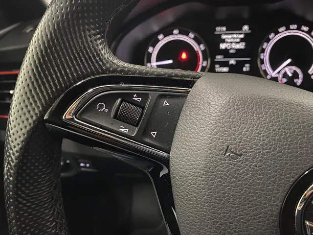 Škoda Scala 1.0 TSI Sport Business 2020 Benzine 18