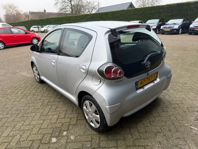 Toyota Aygo 1.0-12V Comfort Navigator 2012 Benzine 5