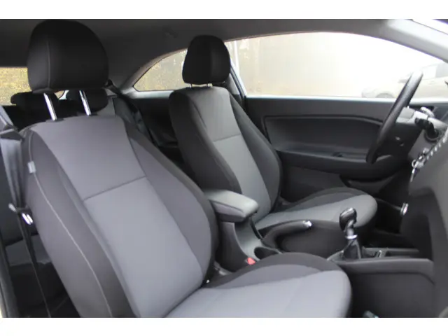 Hyundai i20 Coupé 1.0 T-GDI Comfort 2016 Benzine 8