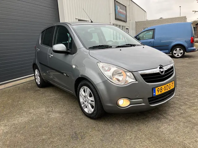 Opel Agila 1.0 Edition Airco 99000 Km N.a.p 2012 Benzine 2
