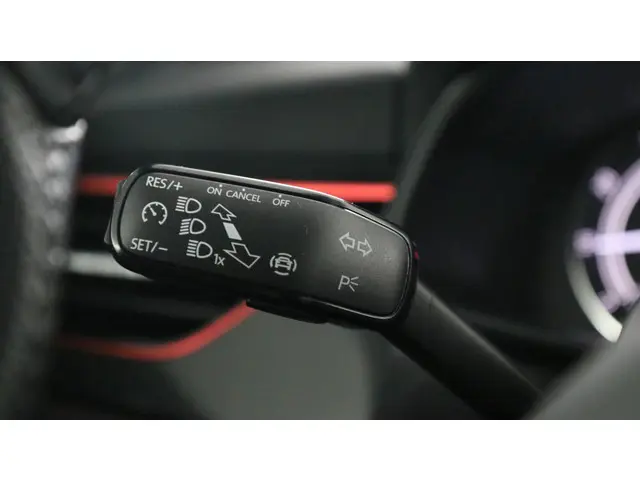 Škoda Scala 1.0 TSI 110pk Sport Business 2023 Benzine 22