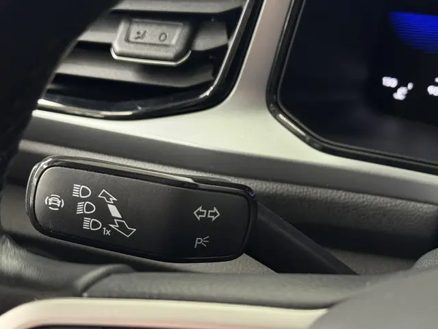 Volkswagen T-Roc 1.0 TSI Life 2023 Benzine 30