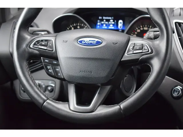 Ford C-MAX 1.5 Titanium 2019 Benzine 16