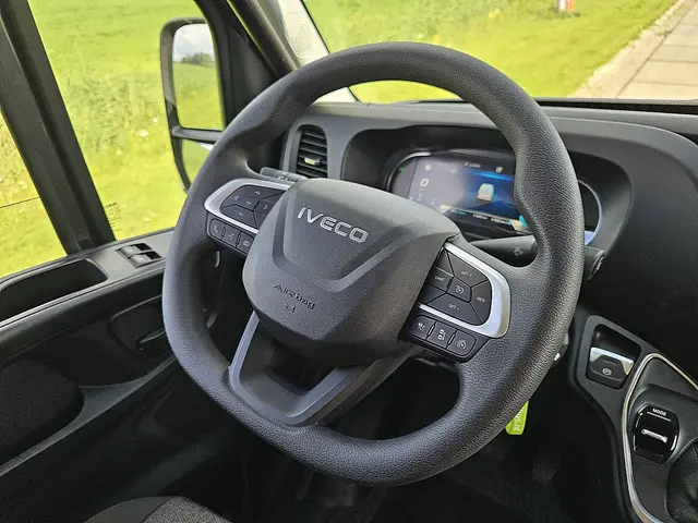 Iveco Daily 35C18 2024 Diesel 11