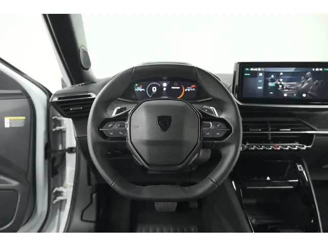 Peugeot 2008 PureTech 130 EAT8 Allure 2024 Benzine 30