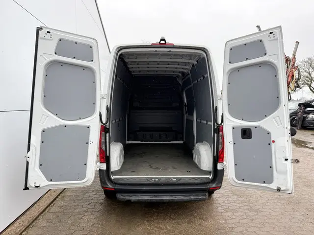 Mercedes-Benz eSprinter 312 2022 Elektrisch 11