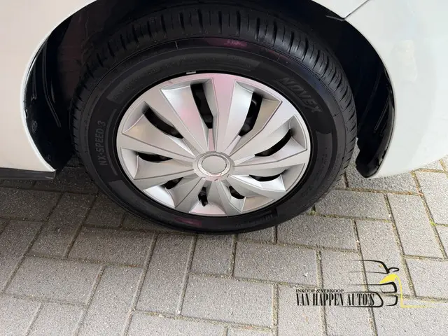 Mitsubishi Space Star 1.2 Entry / apk 4-2028 2022 Benzine 3