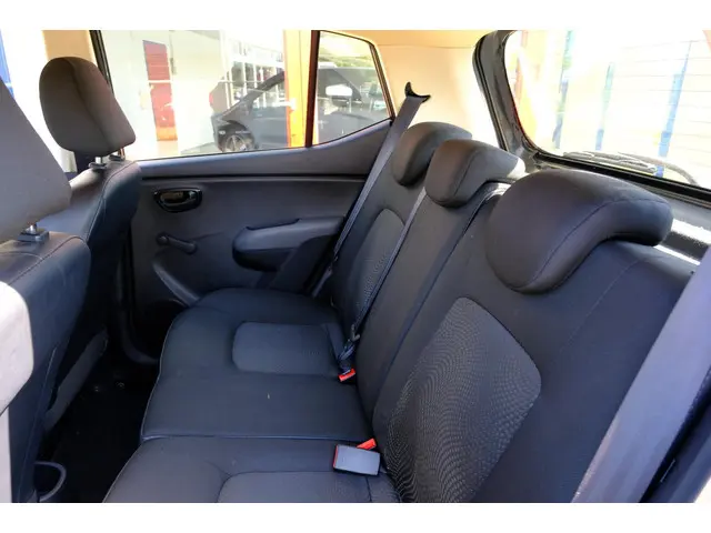 Hyundai i10 1.0 i-Drive 5-drs Elektr. ramen 2013 Benzine 17