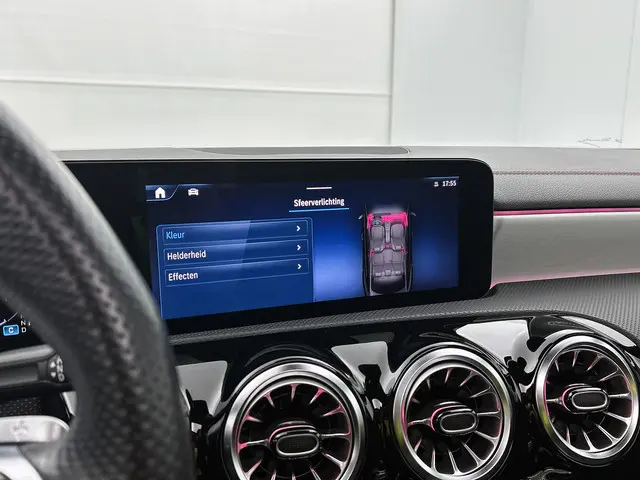 Mercedes-Benz CLA 180 AMG Line 2023 Hybride Benzine 39