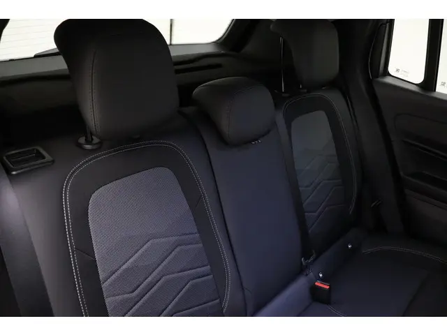 Jeep Avenger 1.2 e-Hybrid Summit 2025 Hybride Benzine 17