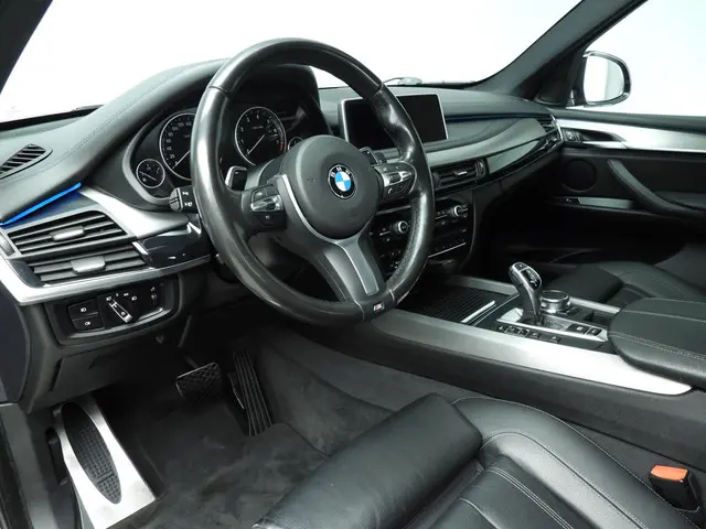 BMW X5 xDrive35i 2018 Benzine 6
