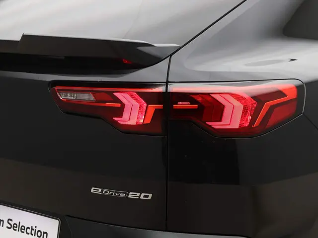 BMW iX2 eDrive20 65kWh 2024 Elektrisch 21