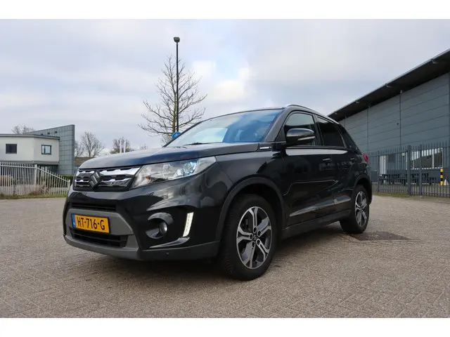 Suzuki Vitara 1.6 High Executive 2016 Benzine 8