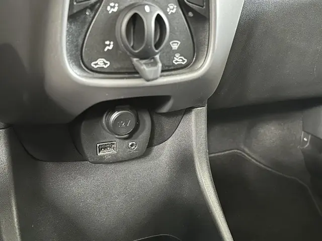 Peugeot 108 1.0 e-VTi Active 2022 Benzine 17
