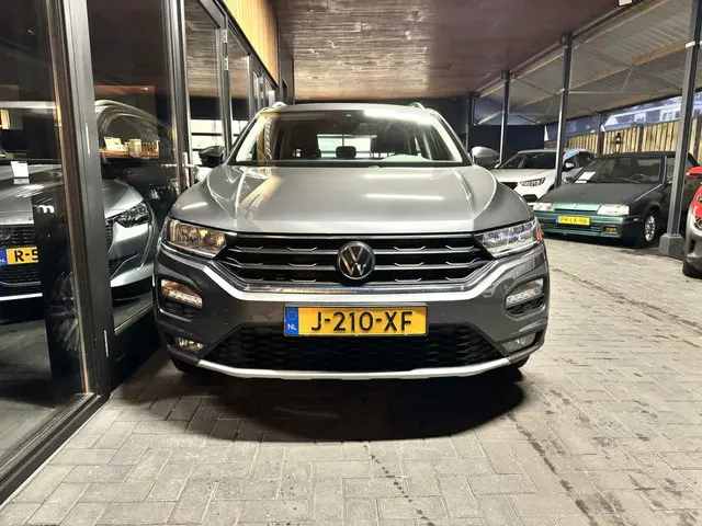 Volkswagen T-Roc 1.5 TSI Style grijs 2020 Benzine 17