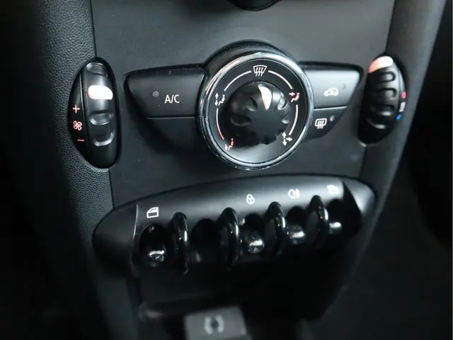 MINI One 1.6 2013 Benzine 38