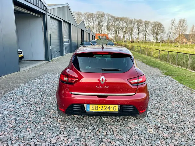 Renault Clio 0.9 TCe Limited 2018 Benzine 9