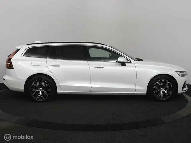 Volvo V60 2.0 B3 Essential| Camera | Trekhaak 2023 Benzine 4