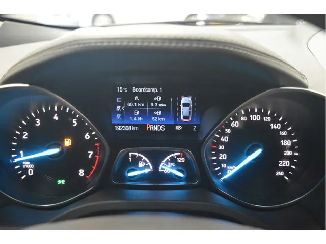 Ford Kuga 1.5 EcoBoost Vignale 2018 Benzine 23