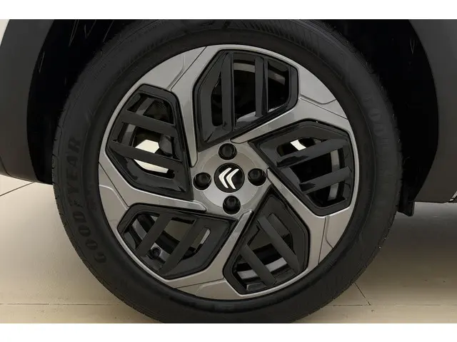 Citroën C4 1.2 Hybrid 136pk Plus 2024 Hybride Benzine 14