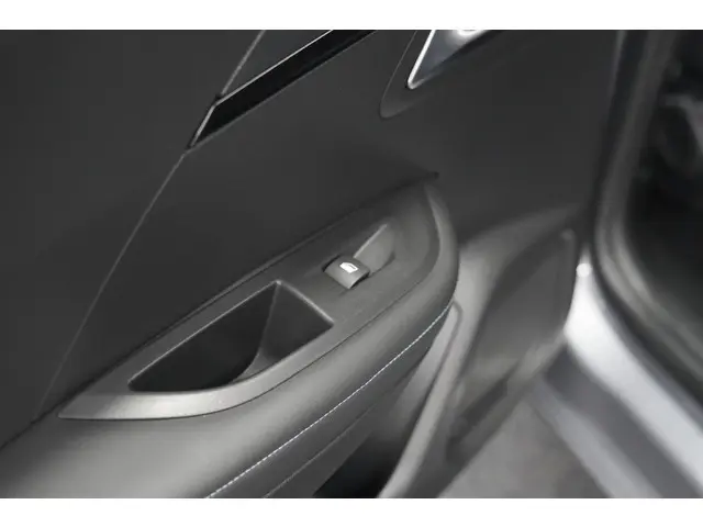 Peugeot e-2008 EV Allure 50 kWh 2020 Elektrisch 29