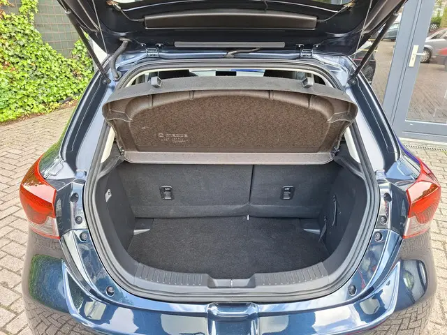 Mazda 2 1.5 Skyactiv-G Sportive 2023 Benzine 18