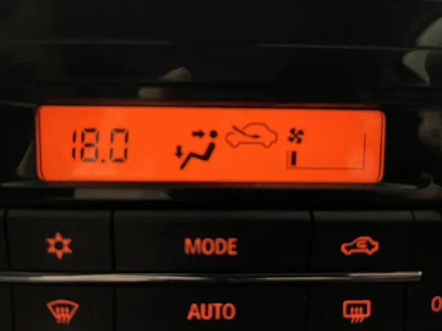 Mitsubishi Space Star 1.0 Intense 2015 Benzine 28