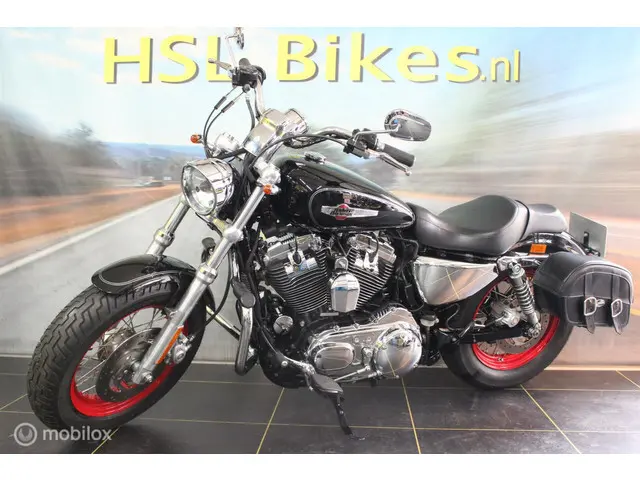 Harley-Davidson Sportster XL 1200C Custom 2012 Benzine 3