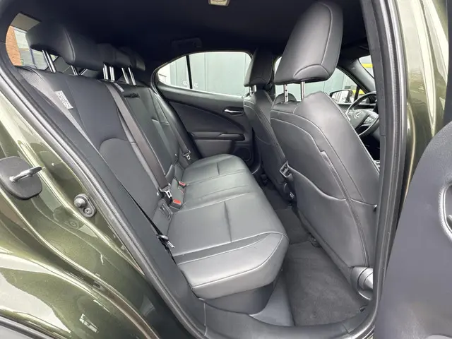 Lexus UX 250h 2022 Hybride Benzine 22