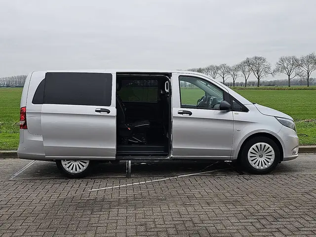 Mercedes-Benz Vito 114 CDI TOURER 2023 Diesel 17