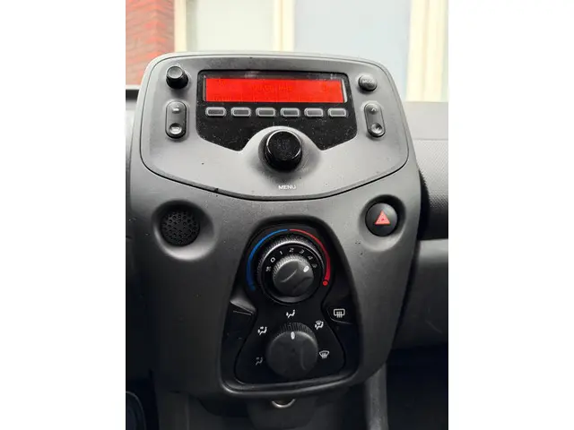 Toyota Aygo 1.0 VVT-i x / LED / NAP 2017 Benzine 5