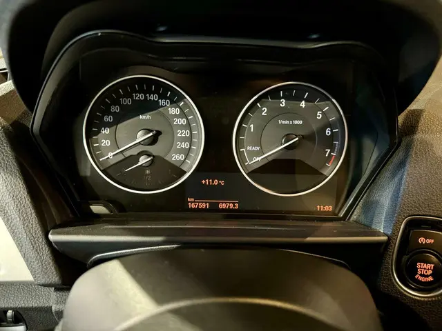 BMW 1 Serie 118i Bruin Metallic, automaat 2015 Benzine 14