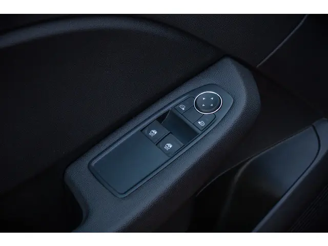 Renault Clio TCe 90 Equilibre 2023 Benzine 19