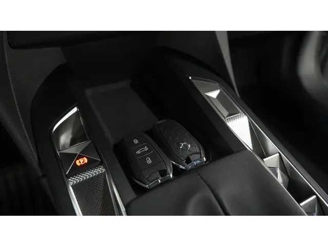 DS DS 3 Crossback PureTech 100 Montmartre 2022 Benzine 15