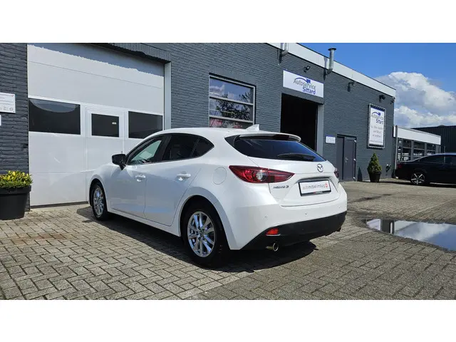 Mazda 3 3