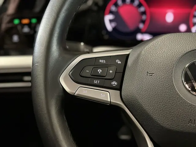 Volkswagen Golf 1.0 TSI Life 2022 Benzine 11