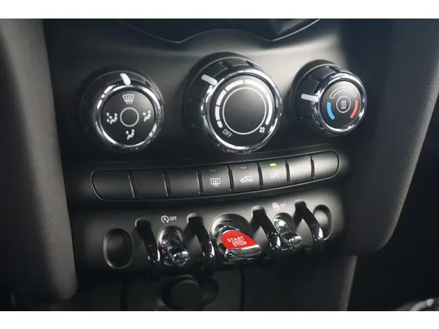 MINI 3-Deurs One 2020 Benzine 12