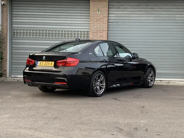 BMW 3 Serie 330e 2016 Hybride Benzine 7