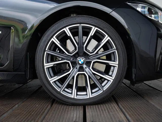 BMW 7 Serie 750Li xDrive 2022 Benzine 6