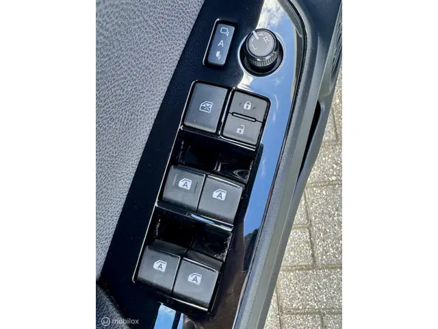 Toyota Prius 1.8 Dynamic 2017 Hybride Benzine 23