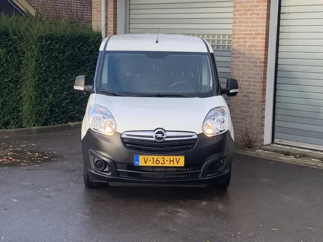Opel Combo 1.3 CDTi L1H1 Edition 2017 Diesel 4