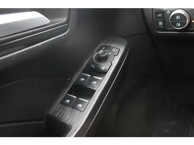 Ford Kuga 2.5 PHEV ST-Line X 2024 Hybride Benzine 20