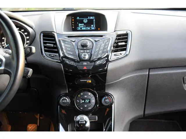 Ford Fiesta 1.0 EcoBoost Sport 125 PK 2013 Benzine 19